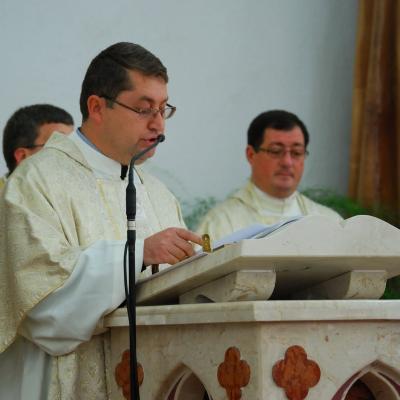 4 octombrie: Roman: Sfinţire de diaconi la Institutul Teologic Franciscan. Foto: Emilian Lupu