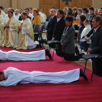 4 octombrie: Roman: Sfinţire de diaconi la Institutul Teologic Franciscan. Foto: Emilian Lupu