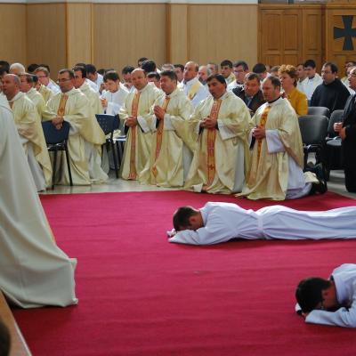 4 octombrie: Roman: Sfinţire de diaconi la Institutul Teologic Franciscan. Foto: Emilian Lupu