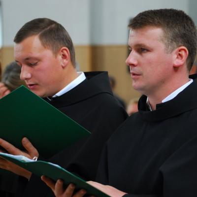 4 octombrie: Roman: Sfinţire de diaconi la Institutul Teologic Franciscan. Foto: Emilian Lupu