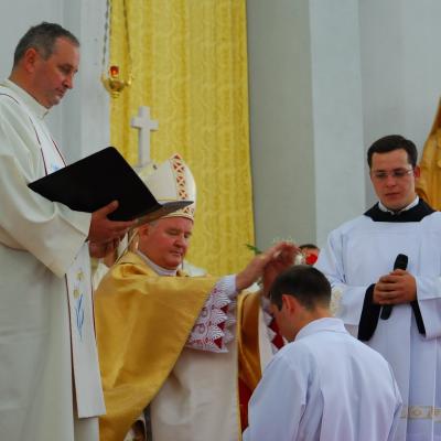 4 octombrie: Roman: Sfinţire de diaconi la Institutul Teologic Franciscan. Foto: Emilian Lupu
