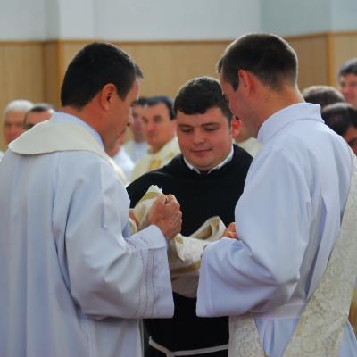 4 octombrie: Roman: Sfinţire de diaconi la Institutul Teologic Franciscan. Foto: Emilian Lupu
