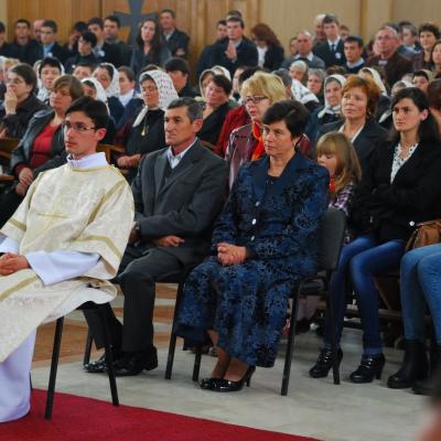 4 octombrie: Roman: Sfinţire de diaconi la Institutul Teologic Franciscan. Foto: Emilian Lupu