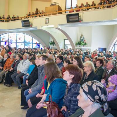 5 octombrie: Iaşi: Hramul bisericii "Sfânta Tereza a Pruncului Isus"