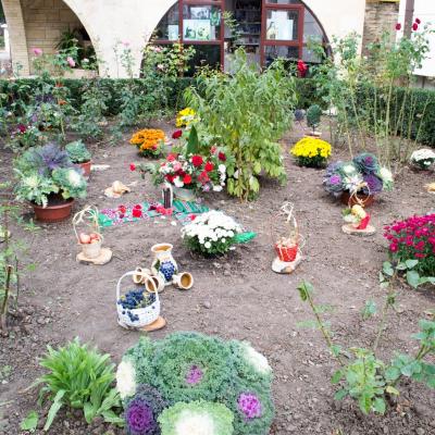 5 octombrie: Iaşi: Hramul bisericii "Sfânta Tereza a Pruncului Isus"