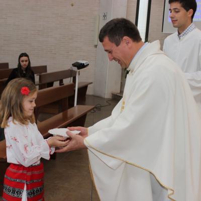 12 octombrie: Zaragoza: Ofrandă de flori, adusă Maicii Domnului de Pilar