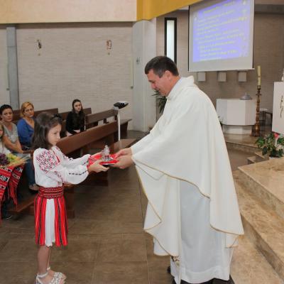 12 octombrie: Zaragoza: Ofrandă de flori, adusă Maicii Domnului de Pilar