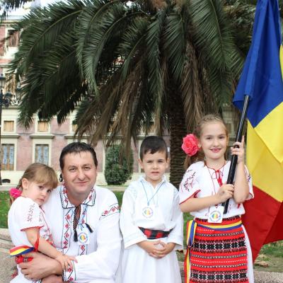 12 octombrie: Zaragoza: Ofrandă de flori, adusă Maicii Domnului de Pilar
