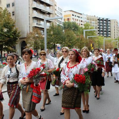 12 octombrie: Zaragoza: Ofrandă de flori, adusă Maicii Domnului de Pilar