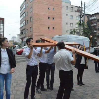 14 octombrie: Bacău "Sfântul Nicolae": Pelerinajul crucii şi al icoanei Zilelor Mondiale ale Tineretului