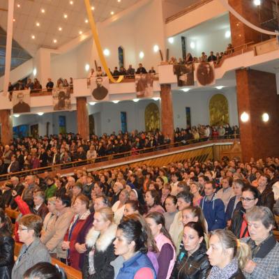 14 octombrie: Bacău "Sfântul Nicolae": Pelerinajul crucii şi al icoanei Zilelor Mondiale ale Tineretului