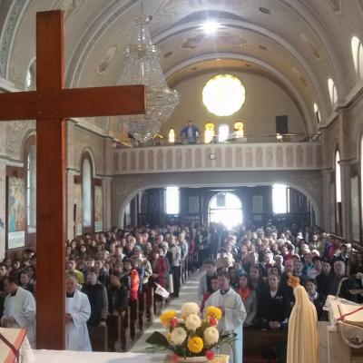 15 octombrie: Oneşti: Pelerinajul crucii şi al icoanei Zilelor Mondiale ale Tineretului