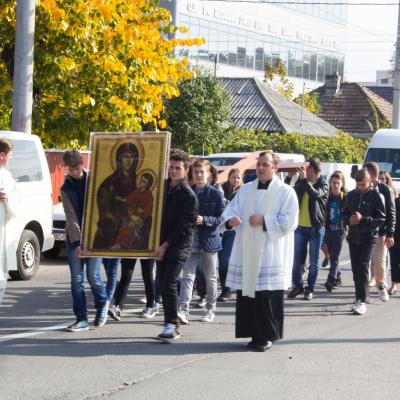 15 octombrie: Oneşti: Pelerinajul crucii şi al icoanei Zilelor Mondiale ale Tineretului