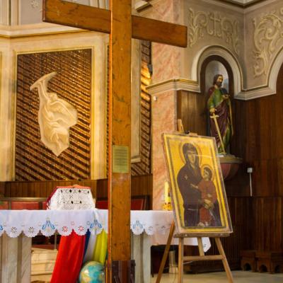 15 octombrie: Oneşti: Pelerinajul crucii şi al icoanei Zilelor Mondiale ale Tineretului