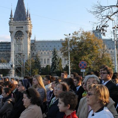 16 octombrie: Simbolurile Zilelor Mondiale ale Tineretului au ajuns la Iaşi