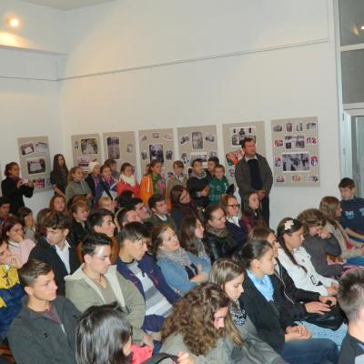 23 octombrie: Bacău: Vernisajul expoziţiei de fotografie "Satul romano-catolic din Bacău - istorie şi prezent"