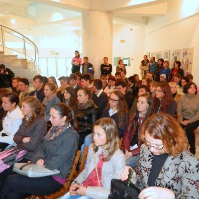 23 octombrie: Bacău: Vernisajul expoziţiei de fotografie "Satul romano-catolic din Bacău - istorie şi prezent"