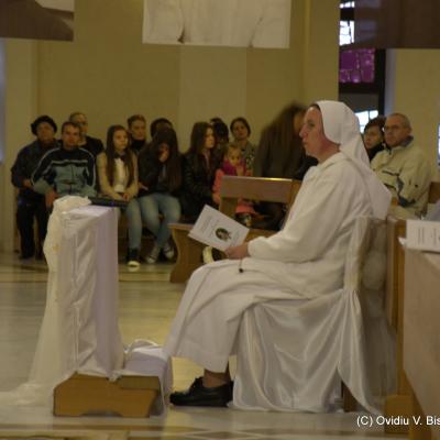 26 octombrie: Iaşi: Profesiunea călugărească perpetuă a sorei Tereza-Florentina Bordaş. Foto: Ovidiu Bişog