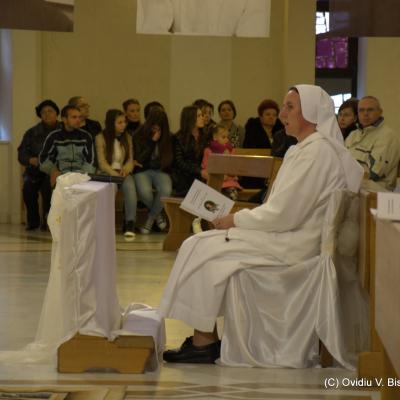26 octombrie: Iaşi: Profesiunea călugărească perpetuă a sorei Tereza-Florentina Bordaş. Foto: Ovidiu Bişog