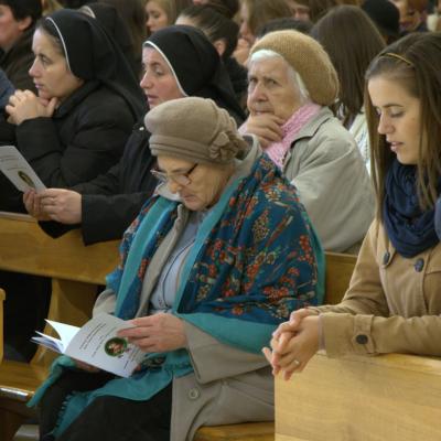 26 octombrie: Iaşi: Profesiunea călugărească perpetuă a sorei Tereza-Florentina Bordaş. Foto: Ovidiu Bişog