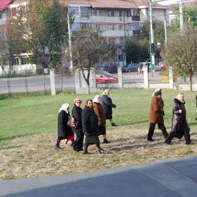 30 octombrie: Şi sfinţii şi-au dat întâlnire la Oneşti...