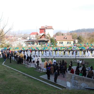 30 octombrie: Şi sfinţii şi-au dat întâlnire la Oneşti...