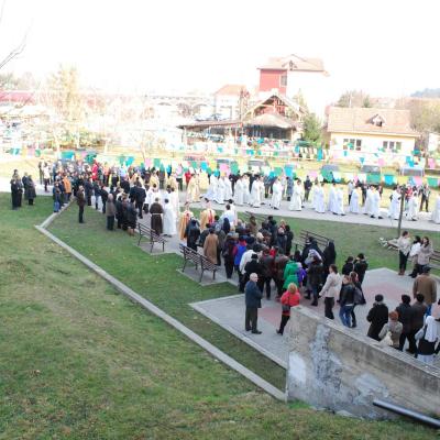 30 octombrie: Şi sfinţii şi-au dat întâlnire la Oneşti...