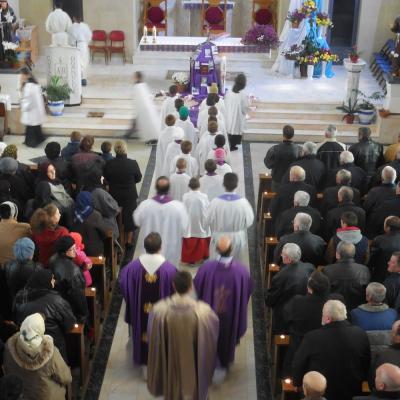 1 noiembrie: Traian: Liturghie de pomenire a preoţilor, dascălilor, învăţătorilor şi profesorilor decedaţi