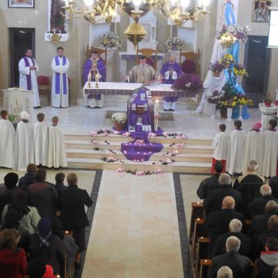 1 noiembrie: Traian: Liturghie de pomenire a preoţilor, dascălilor, învăţătorilor şi profesorilor decedaţi
