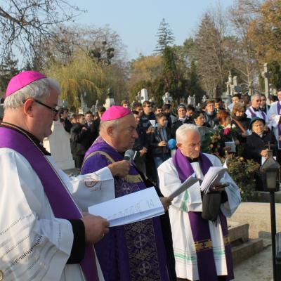 2 noiembrie: Iaşi: Iaşi: Pomenirea tuturor credincioşilor răposaţi. Cimitirul Eternitatea