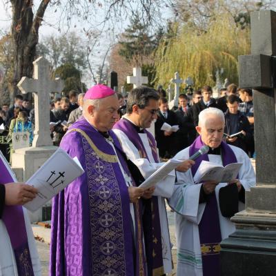 2 noiembrie: Iaşi: Iaşi: Pomenirea tuturor credincioşilor răposaţi. Cimitirul Eternitatea