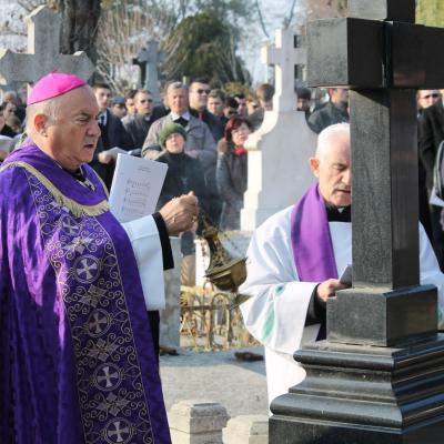 2 noiembrie: Iaşi: Iaşi: Pomenirea tuturor credincioşilor răposaţi. Cimitirul Eternitatea