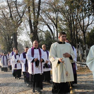 2 noiembrie: Iaşi: Iaşi: Pomenirea tuturor credincioşilor răposaţi. Cimitirul Eternitatea