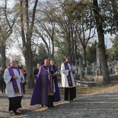 2 noiembrie: Iaşi: Iaşi: Pomenirea tuturor credincioşilor răposaţi. Cimitirul Eternitatea