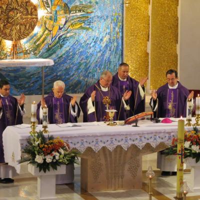 2 noiembrie: Iaşi: Iaşi: Pomenirea tuturor credincioşilor răposaţi. Catedrala "Sfânta Fecioară Maria, Regină"