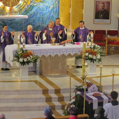 2 noiembrie: Iaşi: Iaşi: Pomenirea tuturor credincioşilor răposaţi. Catedrala "Sfânta Fecioară Maria, Regină"