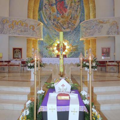 2 noiembrie: Iaşi: Iaşi: Pomenirea tuturor credincioşilor răposaţi. Catedrala "Sfânta Fecioară Maria, Regină"