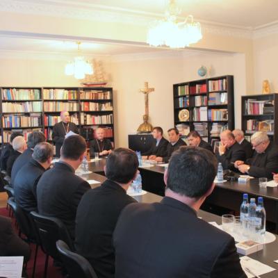 12 noiembrie: Iaşi: Întrunirea membrilor Consiliului Prezbiteral