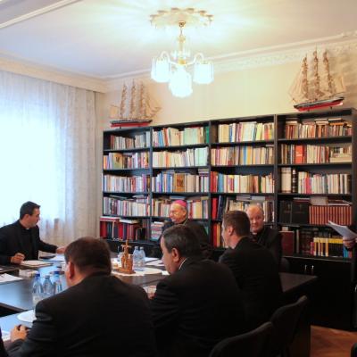 12 noiembrie: Iaşi: Întrunirea membrilor Consiliului Prezbiteral