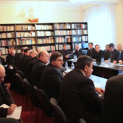12 noiembrie: Iaşi: Întrunirea membrilor Consiliului Prezbiteral