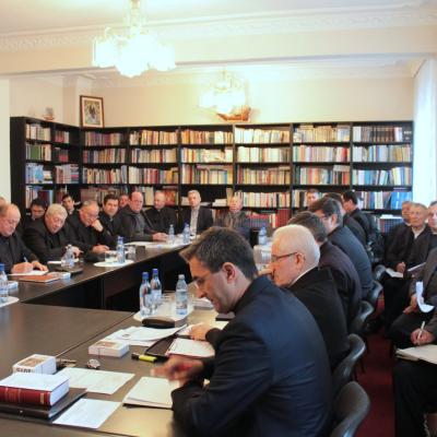 12 noiembrie: Iaşi: Întrunirea membrilor Consiliului Prezbiteral