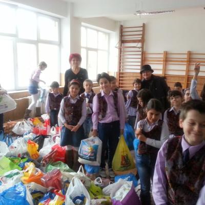 17-21 noiembrie: Iaşi: Copii pentru copii - "Săptămâna legumelor şi fructelor donate"