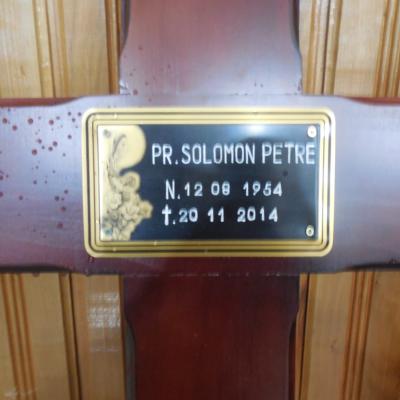20 noiembrie: Traian: Liturghie de recviem pentru pr. Petre Solomon