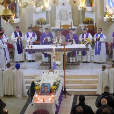 20 noiembrie: Traian: Liturghie de recviem pentru pr. Petre Solomon