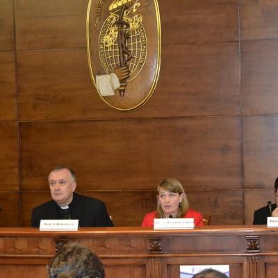 21-22 noiembrie: Roma: Simpozionul internaţional "Întâietatea Evangheliei şi locul moralei: ierarhie şi unitate în propunerea creştină"