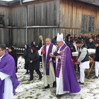 22 noiembrie: Luizi-Călugăra: Funeraliile părintelui Petru Solomon. Foto: Emilian Lupu