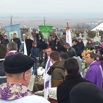 22 noiembrie: Luizi-Călugăra: Funeraliile părintelui Petru Solomon. Foto: Emilian Lupu