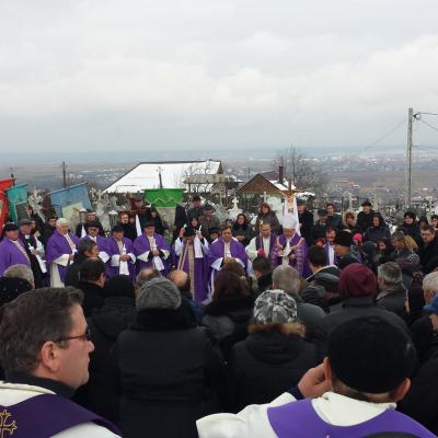 22 noiembrie: Luizi-Călugăra: Funeraliile părintelui Petru Solomon. Foto: Emilian Lupu