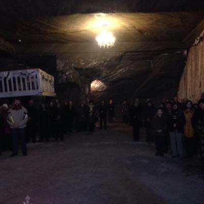 4 decembrie: Cacica: Liturghie în mina de sare în sărbătoarea "Sfânta Varvara, patroana minerilor"
