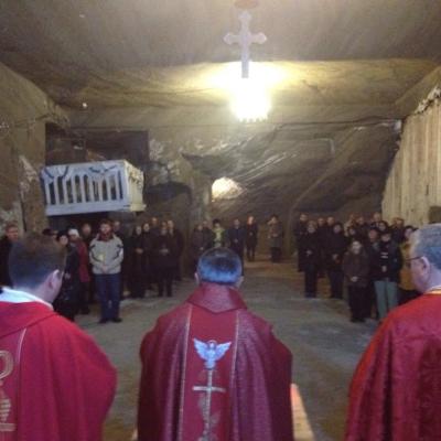 4 decembrie: Cacica: Liturghie în mina de sare în sărbătoarea "Sfânta Varvara, patroana minerilor"